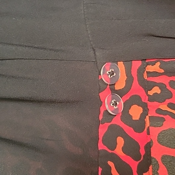 BANANA REPUBLIC Puff Sleeve Red Leopard Print Wrap Dress, Size 2 - Picture 5 of 7